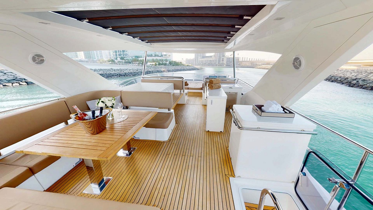 Аренда моторной яхты Galeon 780 Crystal в Дубае - ОАЭ
